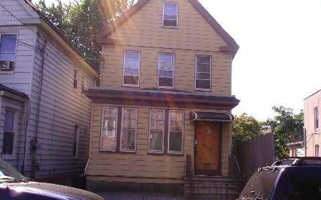 40-32 61st St, Woodside, NY 11377