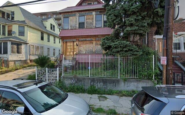 40-45 74th St, Elmhurst, NY 11373