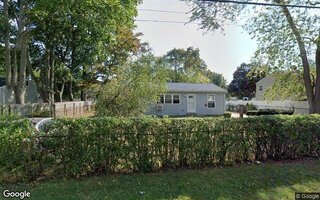 40 Bradley St, Brentwood, NY 11717