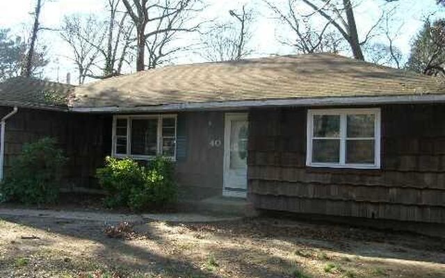 40 Cedar Grove Ave, Lake Grove, NY 11755
