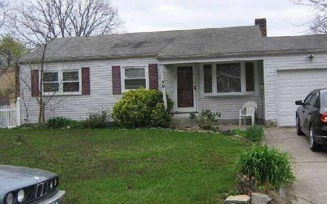 40 Dollard Dr, North Babylon, NY 11703