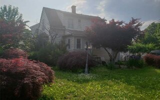 40 East Ave, Freeport, NY 11520