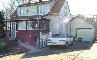 40 East Ave, Freeport, NY 11520