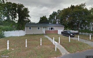 40 Floyd St, Deer Park, NY 11729
