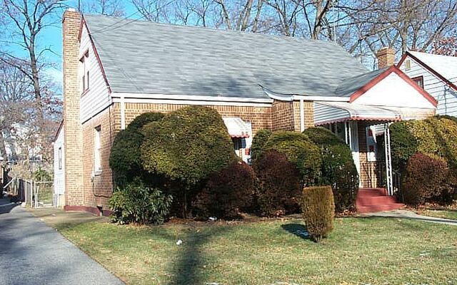 40 Mount Joy Ave, Freeport, NY 11520