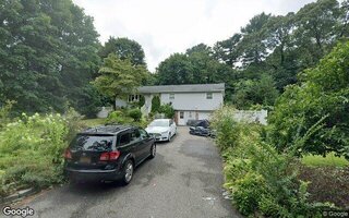 40 Wood Rd, Centereach, NY 11720