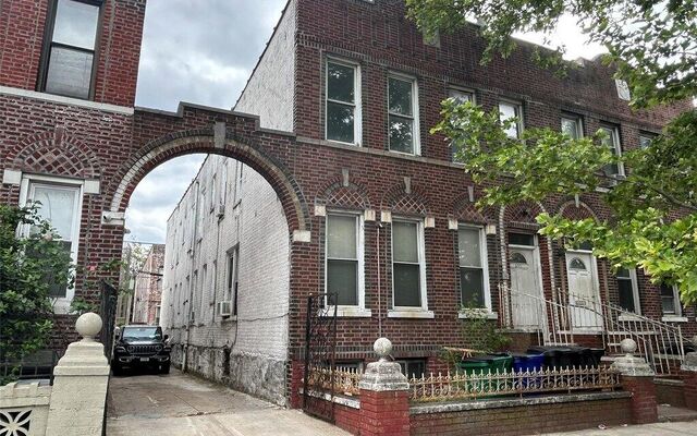 400 Rockaway Pkwy, Brooklyn, NY 11212 (Porch)