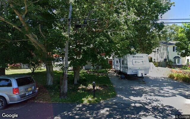 401 Avondale Dr, Shirley, NY 11967