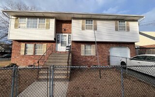 401 Dover St, Westbury, NY 11590