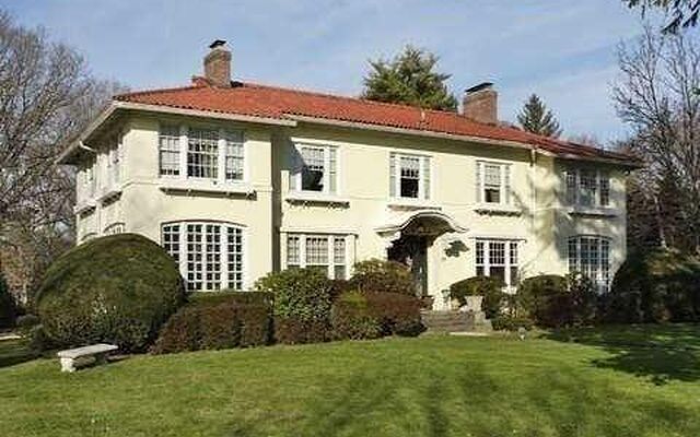 401 Stewart Ave, Garden City, NY 11530