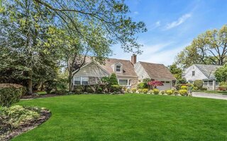 403 Titus Way, East Williston, NY 11596