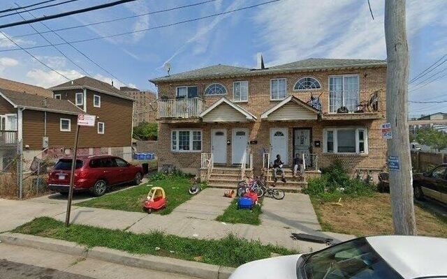 404 Beach 43rd St, Far Rockaway, NY 11691