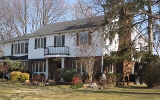 406 Charles St, East Williston, NY 11596