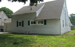 406 N Newbridge Rd, Levittown, NY 11756