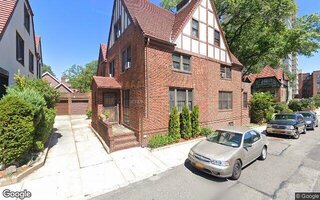 408 Burns St, Forest Hills, NY 11375