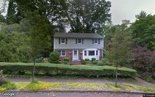 41 Cove Rd, Huntington, NY 11743