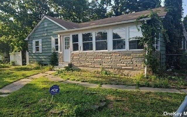 41 Dean St, Islandia, NY 11749 (Yard)