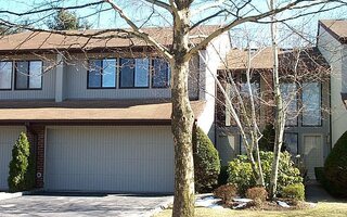 41 Eastview Ct #41, Jericho, NY 11753