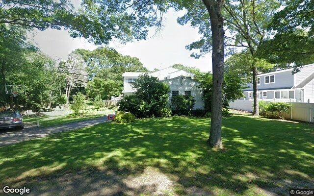 41 Erving Ave, East Patchogue, NY 11772