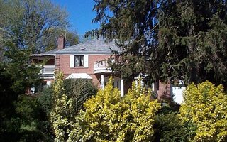 41 Fairway Ln, Manhasset, NY 11030