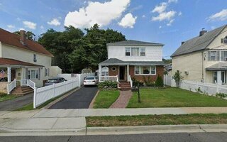 41 Jefferson Ave, Lynbrook, NY 11563