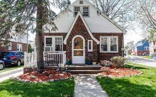 41 Marshall Ave, Lynbrook, NY 11563