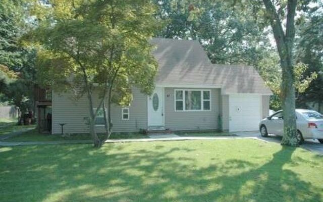 41 Montauk Ave, Brentwood, NY 11717