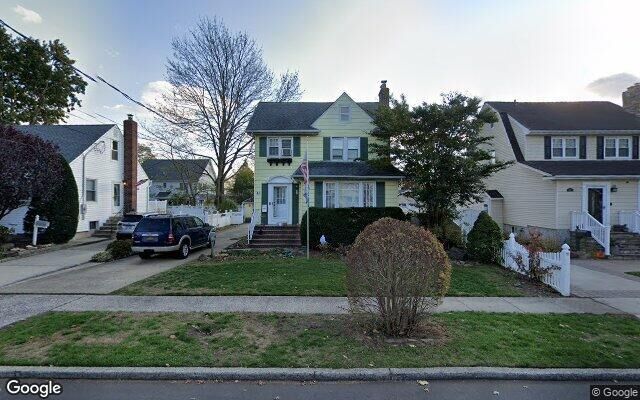 41 Perkins Ave, Oceanside, NY 11572