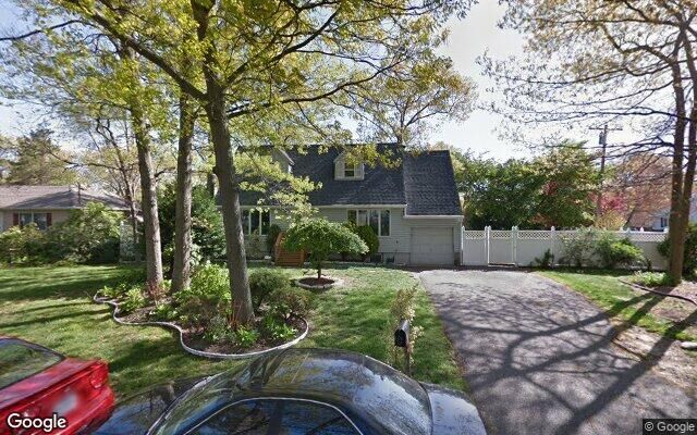 41 Seaside Ave, Patchogue, NY 11772