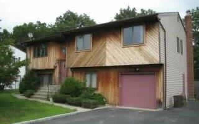 41 Woodbrook Dr, Ridge, NY 11961 (House View)