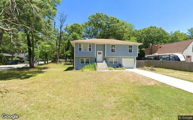 410 River Rd, Shirley, NY 11967