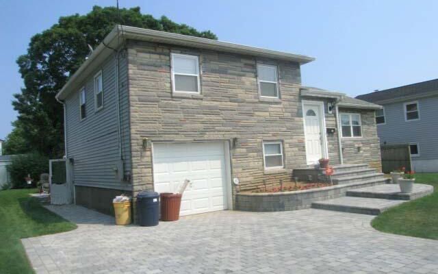 411 Broadway, Massapequa Park, NY 11762