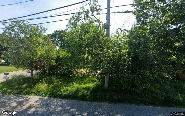 411 Greene Ave, Sayville, NY 11782
