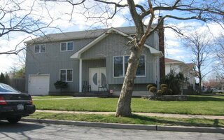 411 Wanamaker St, Oceanside, NY 11572