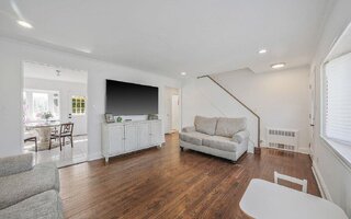 412 Foxhurst Rd, Oceanside, NY 11572