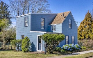 415 Sterling Pl, Greenport, NY 11944