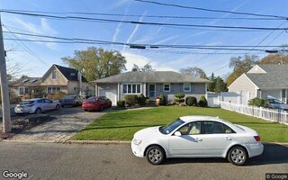 419 Grand Ave, Lindenhurst, NY 11757