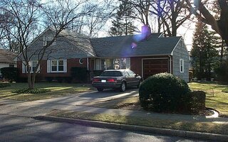 419 Pine St, Freeport, NY 11520