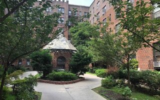 42-20 Kissena Blvd #E9, Flushing, NY 11355