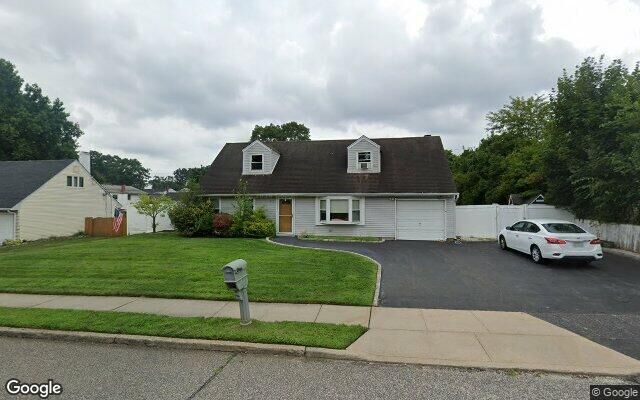 42 Clymer St, Port Jefferson Station, NY 11776