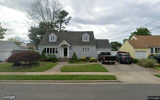 42 Eldorado Blvd, Plainview, NY 11803