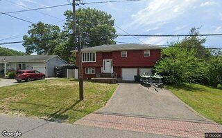 42 Harvard St, Islip, NY 11751