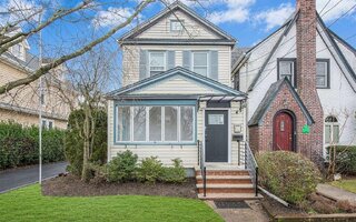 42 King St, Floral Park, NY 11001