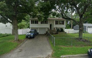 42 Larry Rd, Selden, NY 11784