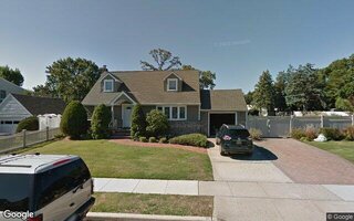 42 Scholl Dr, Farmingdale, NY 11735