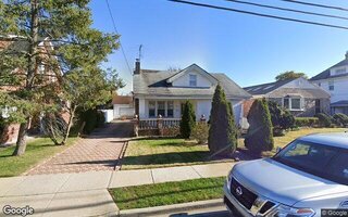 42 Woodlawn Ave, Valley Stream, NY 11581