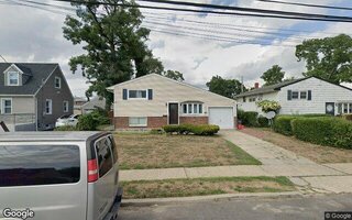 420 Coolidge Ave, Rockville Centre, NY 11570