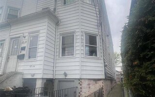 43-44 164th St, Flushing, NY 11358