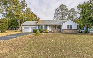 43 Bayview Ave, Amityville, NY 11701