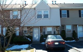 43 Manors Dr #43, Jericho, NY 11753